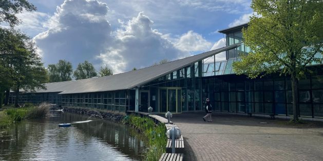 Bild der Glasfachschule NRW im Sommer